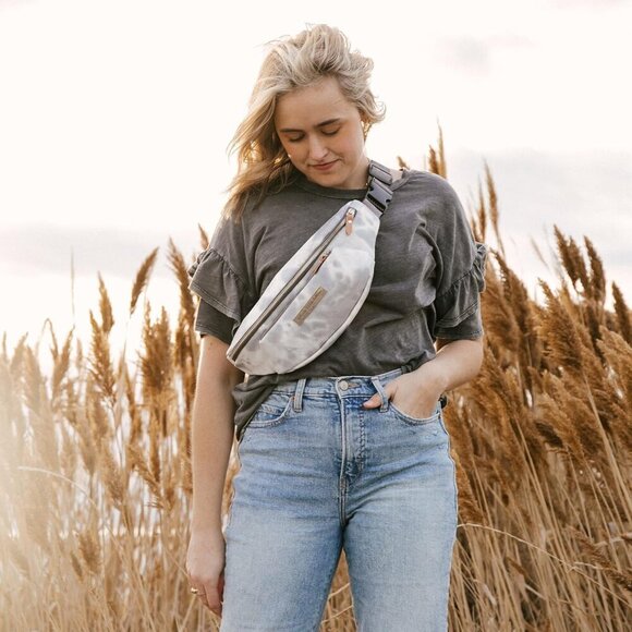 All Around Belt Bag - Everywhere Belt Bag for Parents - Better Than a Fanny Pack - Picture 5 of 8